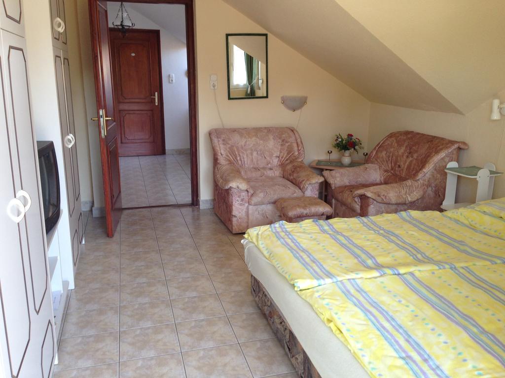 Villa Natalia Heviz Room photo