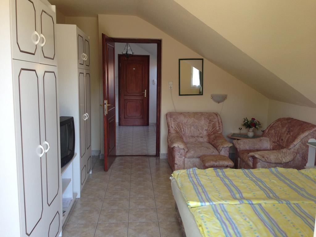 Villa Natalia Heviz Room photo